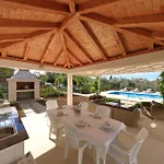 Angelina Tatil Evi *