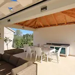 Tatil Evi Angelina