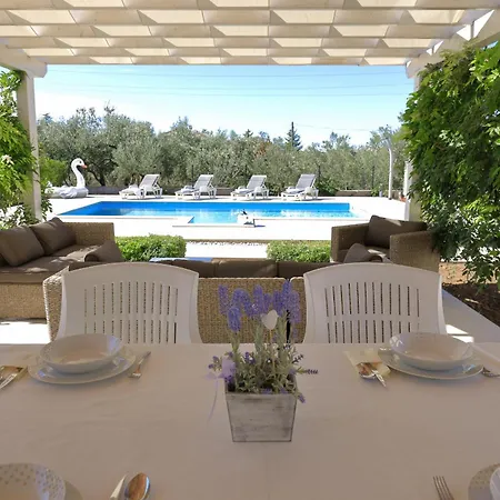 Angelina Holiday home