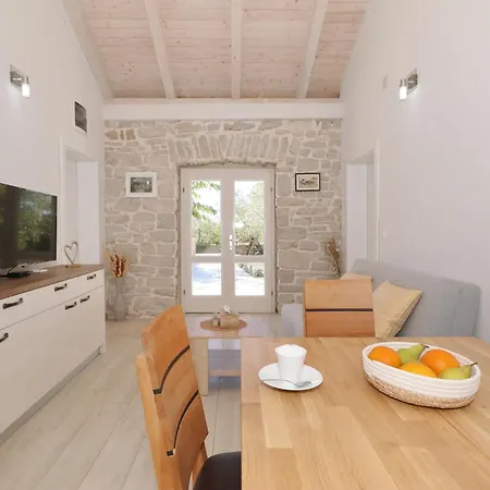 Angelina Holiday home