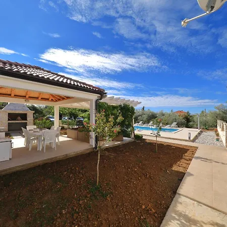 Angelina Holiday home *